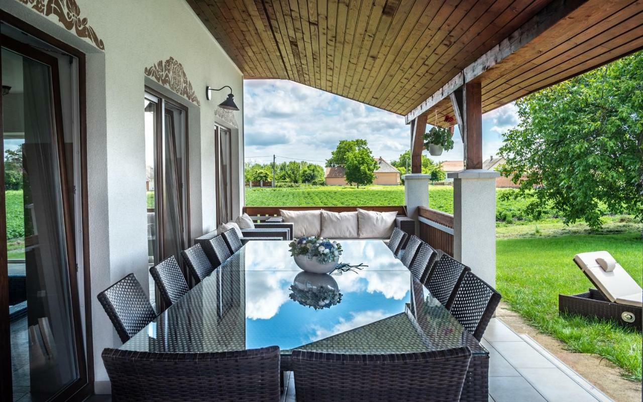 Bed and Breakfast Szabolcs Vezer Panzio Экстерьер фото